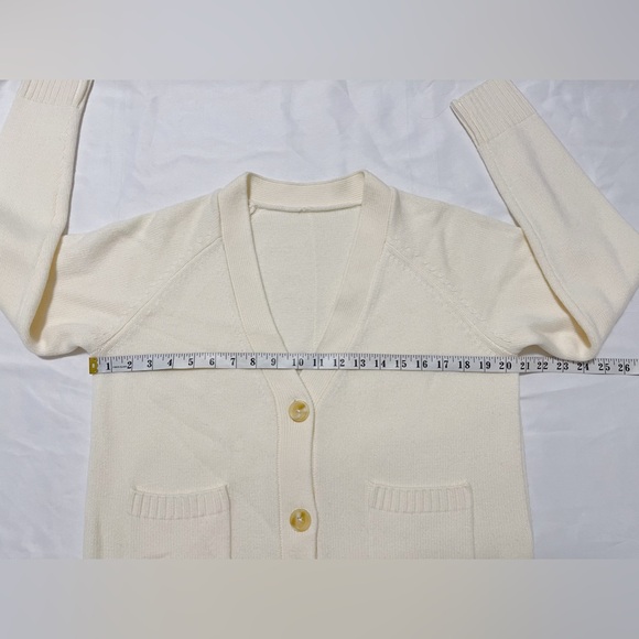 100% Wool V-Neck Ribbed Cardigan - Picture 7 of 10